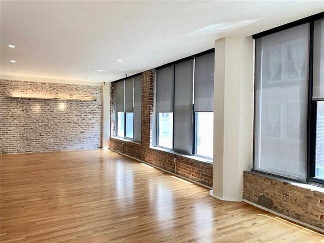 Building Photo - 90 Fairlie St NW