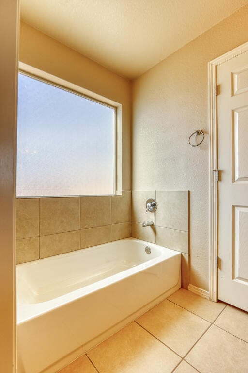 Building Photo - Cozy and Beautiful Home-3217 Willie Cager El Paso, Texas 79938 Lease today!