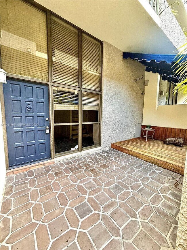 Building Photo - 2666 Tigertail Ave