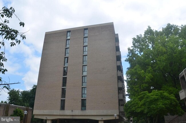 Building Photo - 240 M St SW