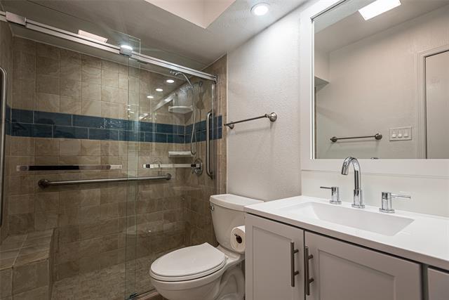 Building Photo - 3750 Vitruvian Way