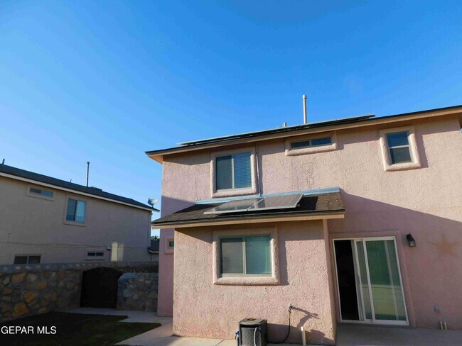 Building Photo - 14024 Tierra Halcon Dr