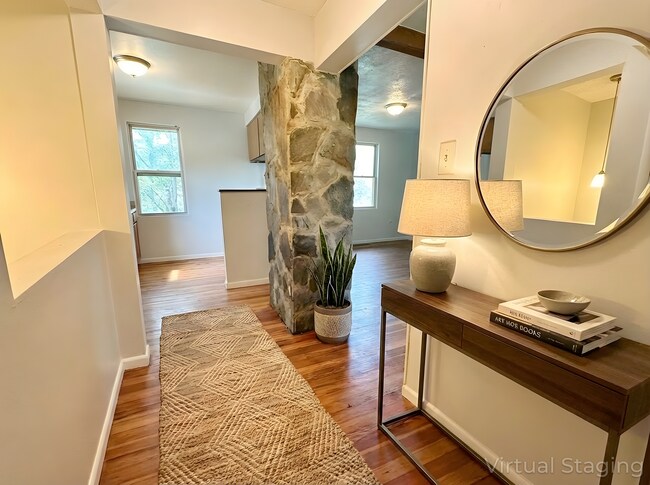 Building Photo - 3 Bed/1 Bath Home in Clairton