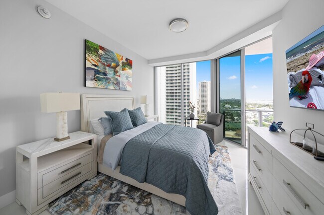 Building Photo - 3100 N Ocean Dr