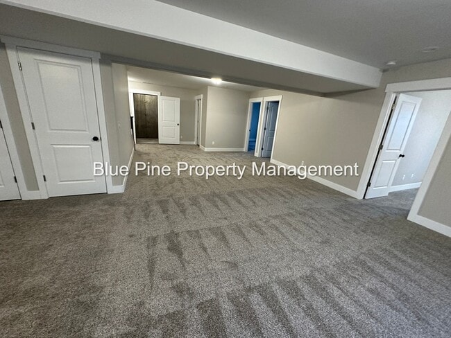Building Photo - 679 Sterling Dr