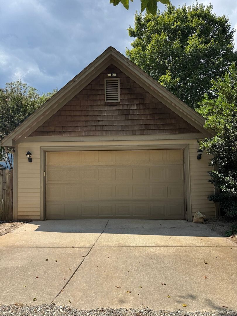 Building Photo - 945 Longley Ave NW