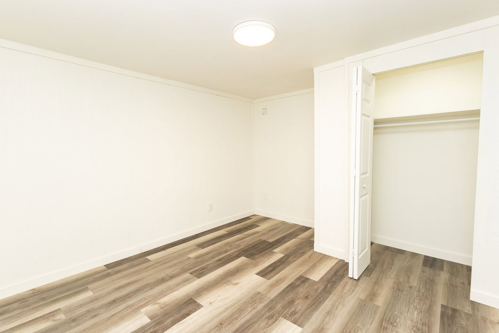Building Photo - 5640 US-41