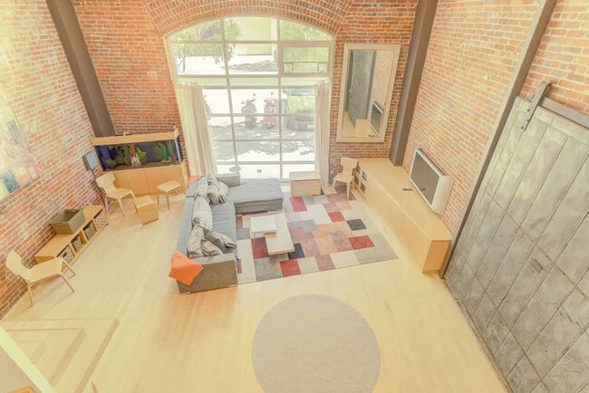 Building Photo - 101 Harrison St