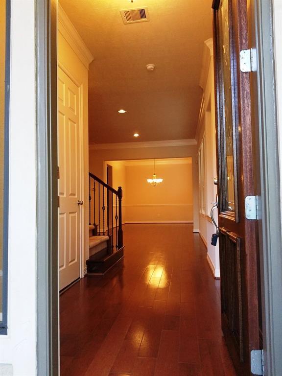 Building Photo - 3030 Royal Oaks Crest