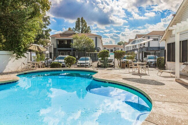 Building Photo - Ready for IMMEDIATE MOVE IN!