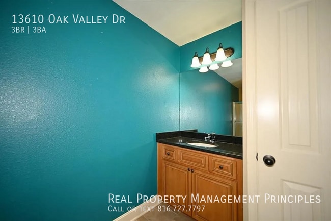 Building Photo - 13610 Oak Valley Dr