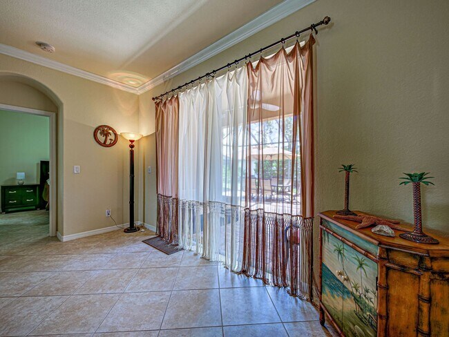 Building Photo - Stoneybrook at Venice; 4bd/2ba home