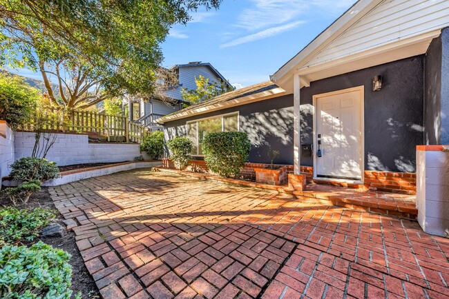 Building Photo - 280 Angelita Ave