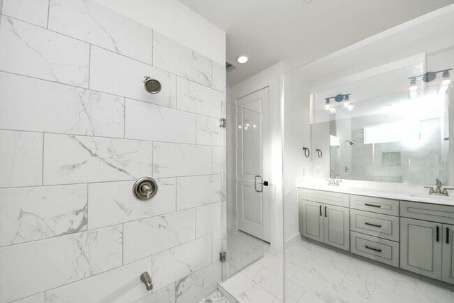 Building Photo - 4324 Avron Dr