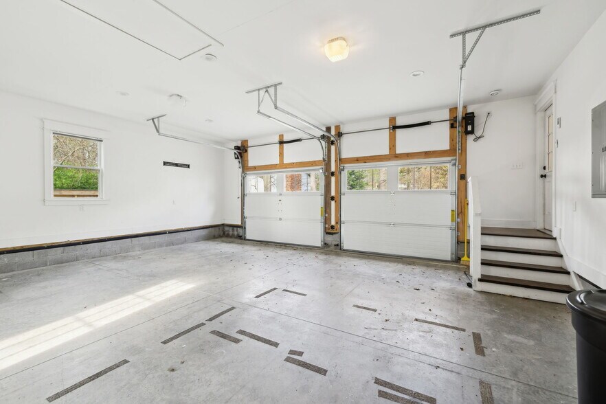 Building Photo - 1225 Davidson Rd