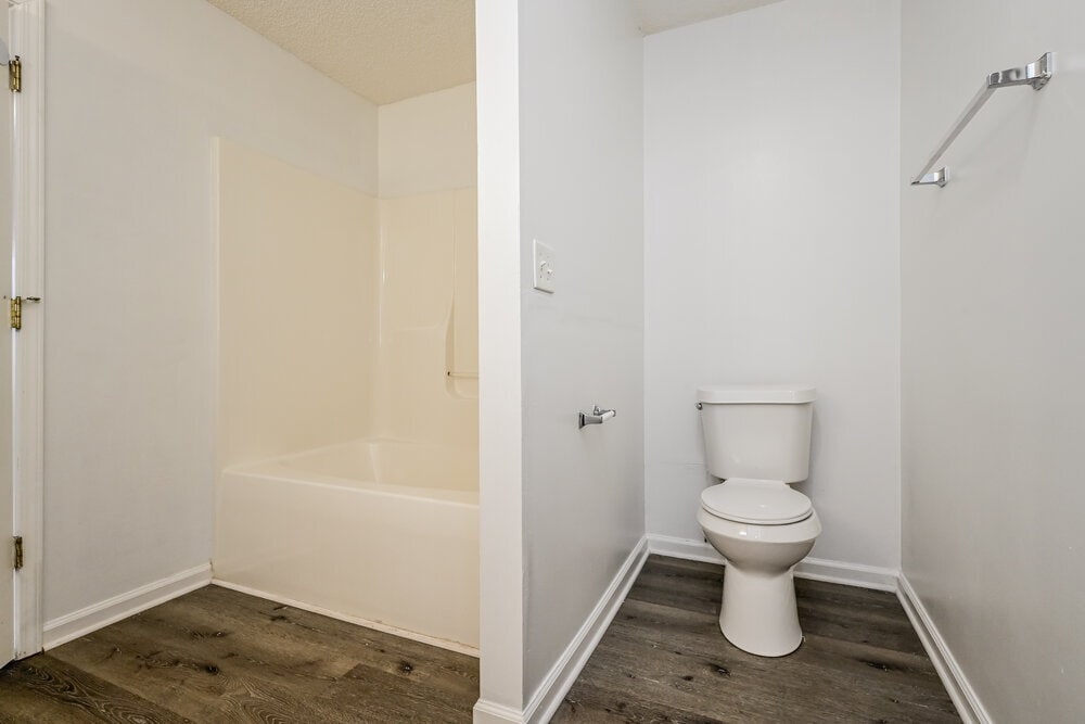 Building Photo - 2167 Red Oak Cir