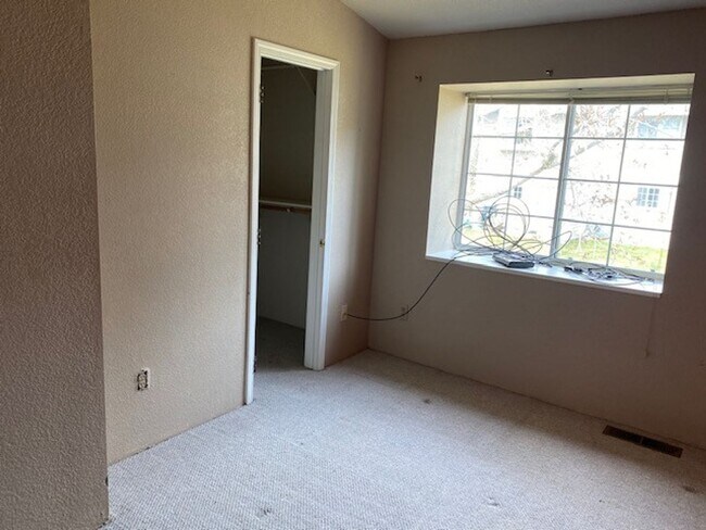 Building Photo - 2 Bed 1.5 Bath Townhouse in Missoula