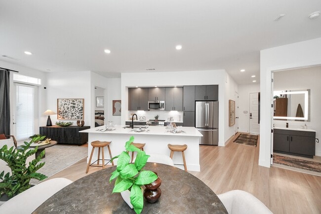 Building Photo - 15635 Memorial Dr