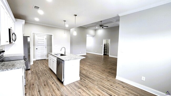 Building Photo - 1006 Adirondac Way