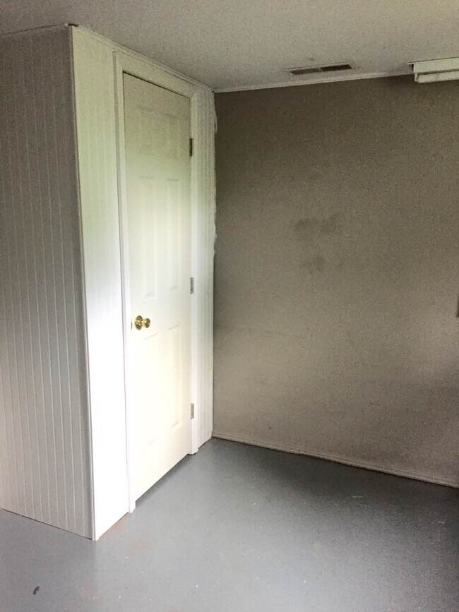 Building Photo - 103 Cranwill Dr