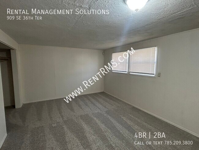 Building Photo - 909 SE 36th Terrace