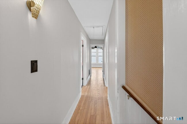 Building Photo - 164 W Main St