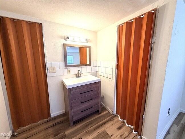 Building Photo - 8115 Tolles Dr