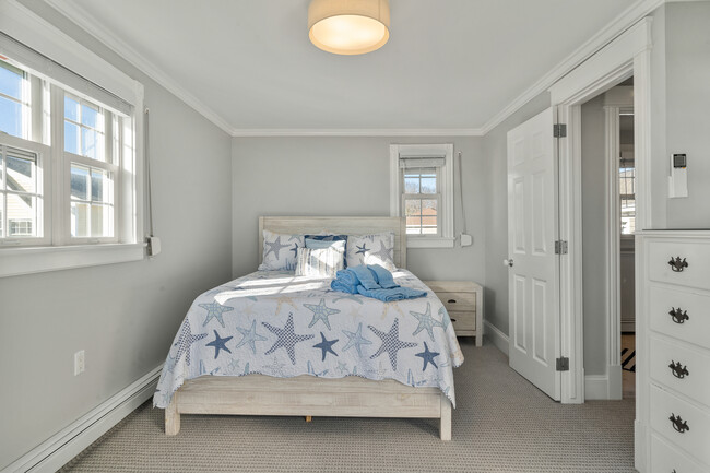 Building Photo - 207 Beach Ave
