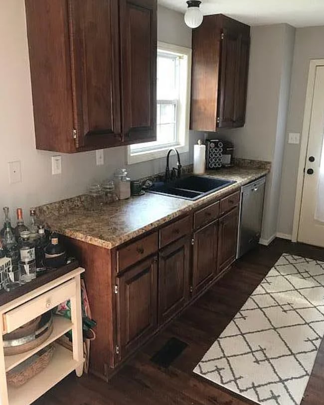 Building Photo - 1080 Maple Cir