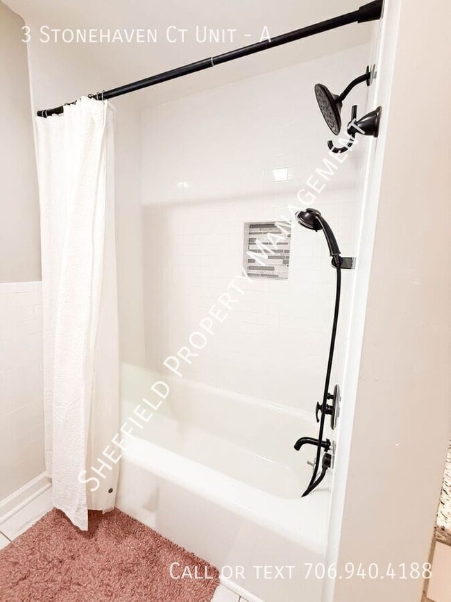 Building Photo - 3 Stonehaven Ct