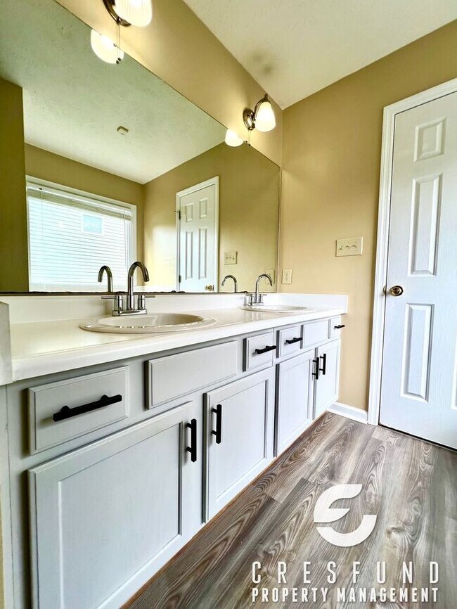 Building Photo - Waterview 3BR 2Bath Off Ramsey Street