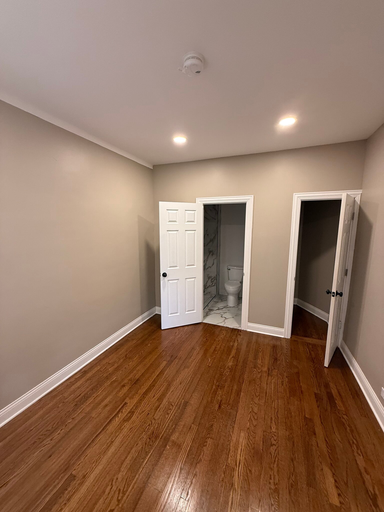 Master Bedroom - 1629 W Granville Ave