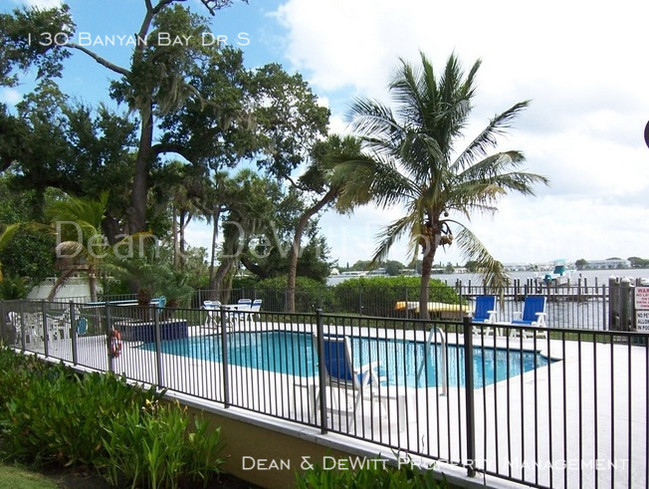 Building Photo - 130 Banyan Bay Dr S