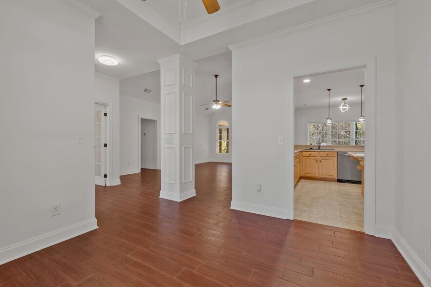 Building Photo - 614 Greene Dr