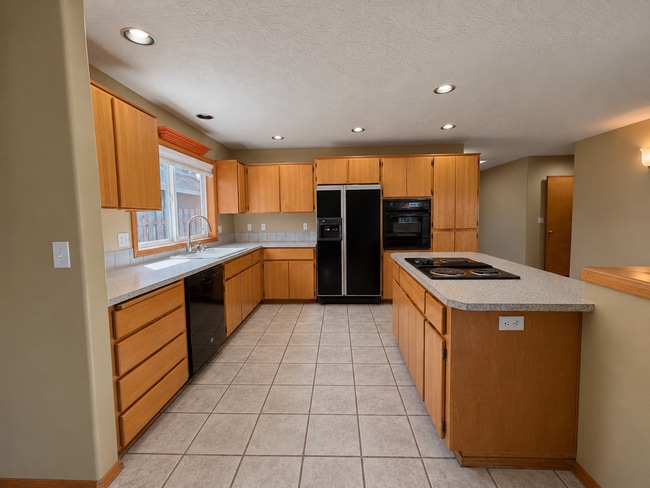 Building Photo - 17027 SW Lynnly Way