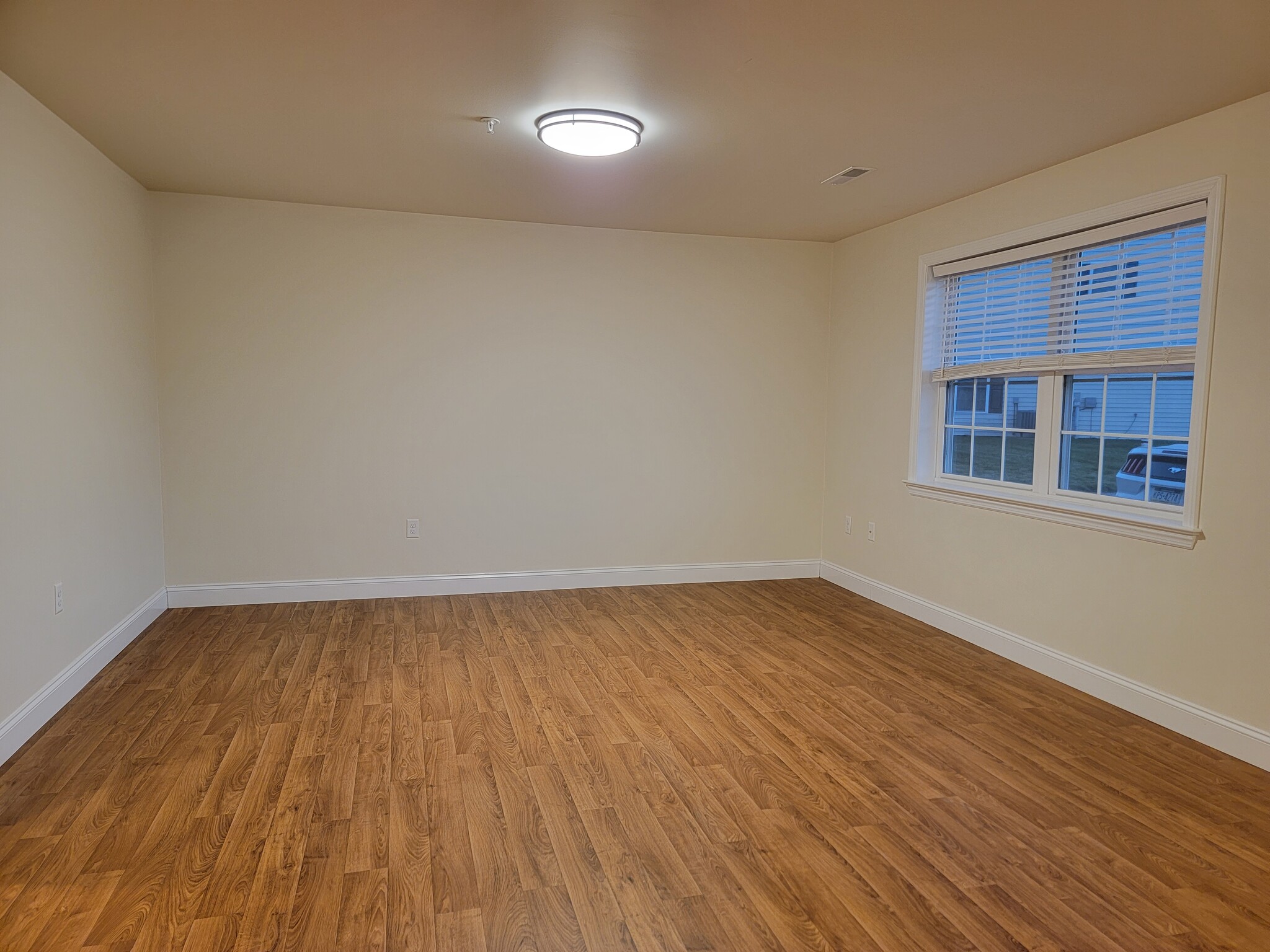 Building Photo - 143 Cedarwood Dr