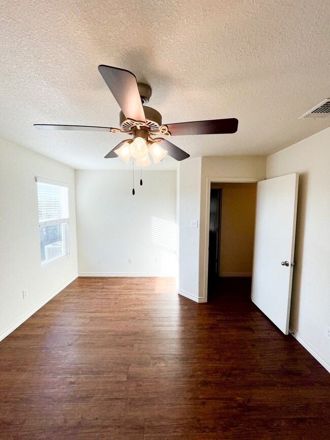 Building Photo - 1519 Justin Lp