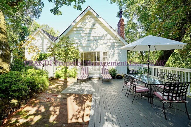 Building Photo - 3-Bedroom, 3-Bath Home with Expansive View...