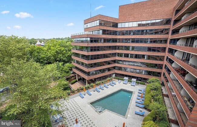 Primary Photo - 2555 Pennsylvania Ave NW