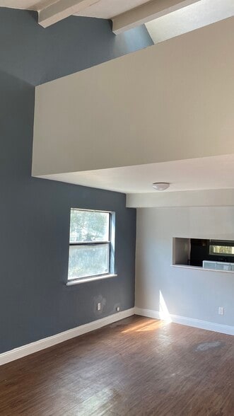 Building Photo - 1858 Nekoma Ct