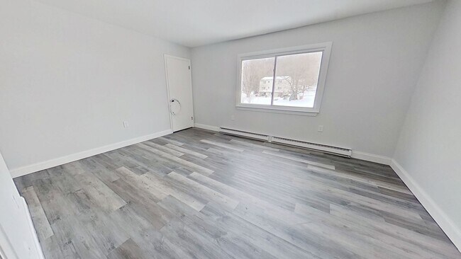 Building Photo - Quaint One Bedroom Apartment