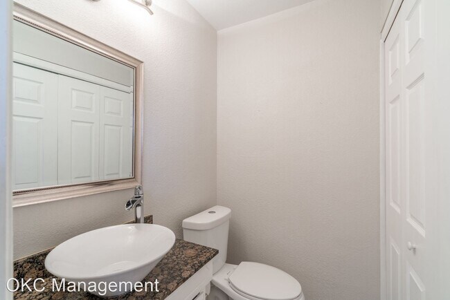 Building Photo - 2 br, 1.5 bath House - 7131 NW 16th St