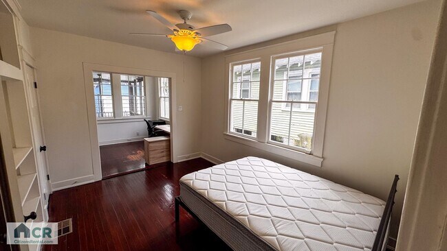 Building Photo - 6bd/3ba with Central AC Walking Distance to Campus. Text 510-631-1171 for more info!