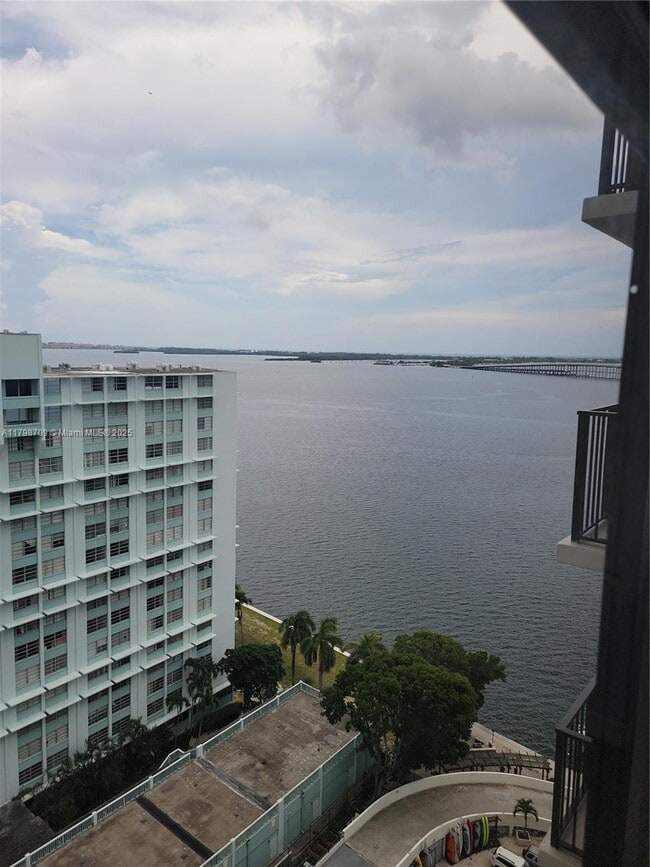Building Photo - 1865 Brickell Ave