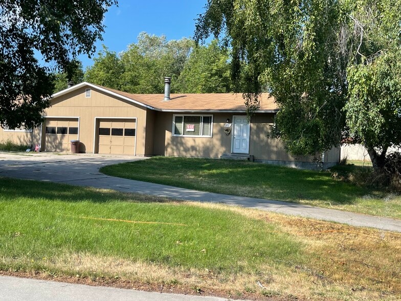 Building Photo - 2717 Bluebell Dr