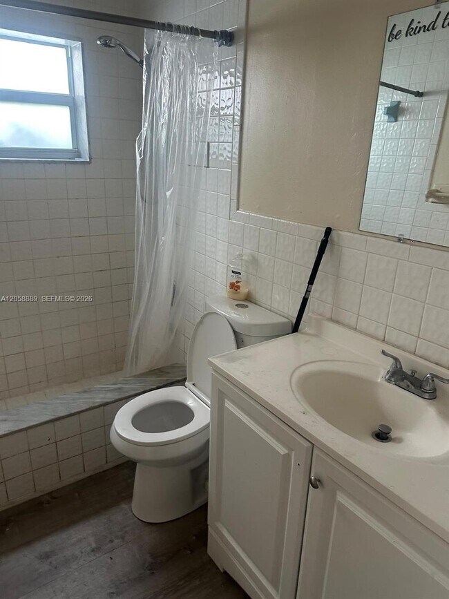 Building Photo - 4084 Coral Springs Dr