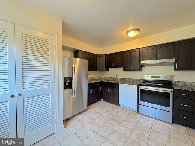Building Photo - 4675 Logsdon Dr