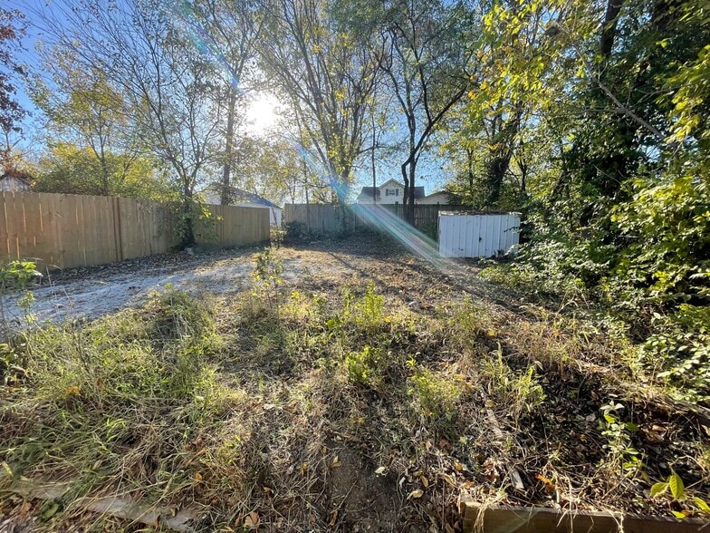 Building Photo - 765 S Main St