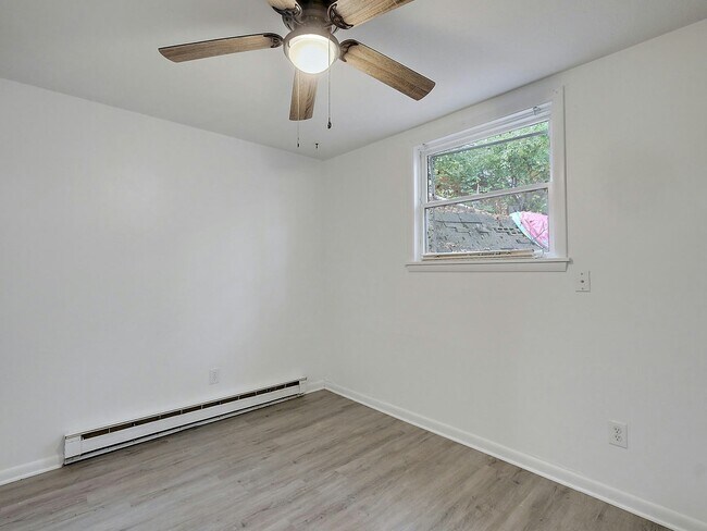 Building Photo - 3741 Woodford Ave NW