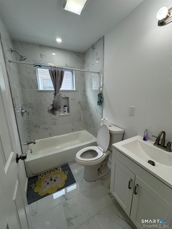 Building Photo - 695 Shelton St